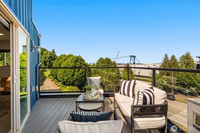 2371 Harbor Avenue SW, Seattle, WA 98126