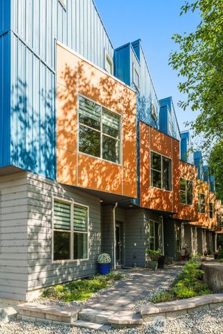 2371 Harbor Avenue SW, Seattle, WA 98126