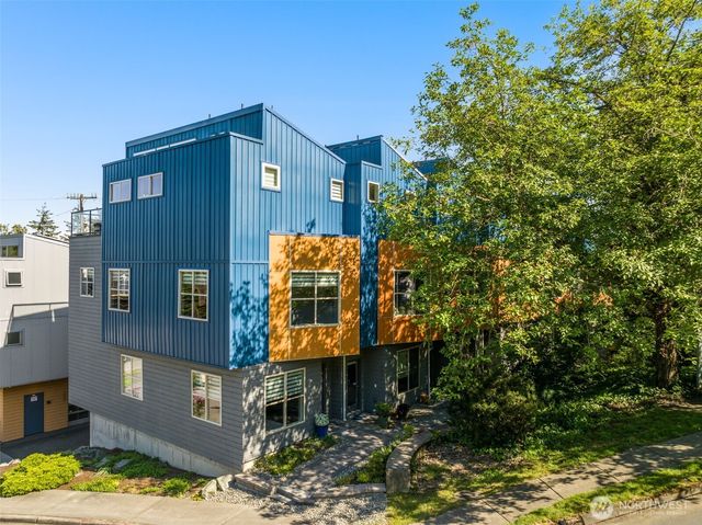 2371 Harbor Avenue SW, Seattle, WA 98126
