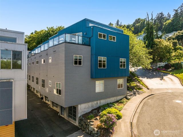2371 Harbor Avenue SW, Seattle, WA 98126