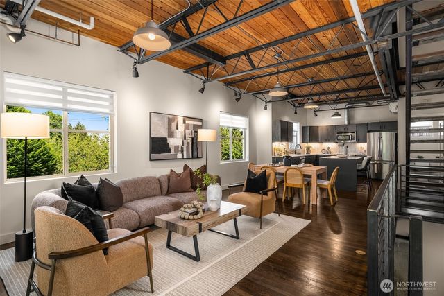 2371 Harbor Avenue SW, Seattle, WA 98126