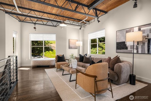 2371 Harbor Avenue SW, Seattle, WA 98126