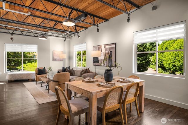 2371 Harbor Avenue SW, Seattle, WA 98126