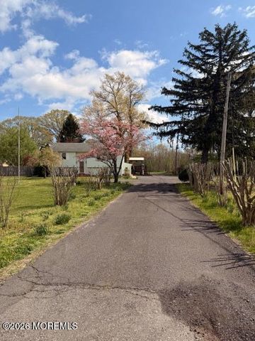 69 Hockamick Road, Cookstown, NJ 08511
