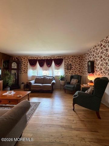 69 Hockamick Road, Cookstown, NJ 08511