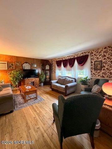 69 Hockamick Road, Cookstown, NJ 08511