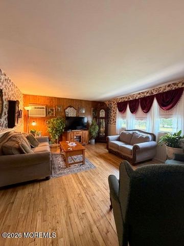 69 Hockamick Road, Cookstown, NJ 08511
