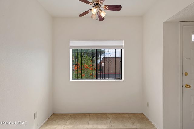 8905 E Calle Norlo, Tucson, AZ 85710