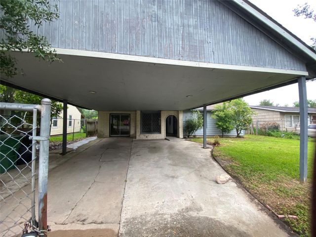 5719 Beldart Street, Houston, TX 77033
