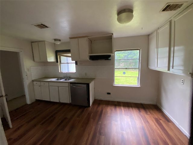 5719 Beldart Street, Houston, TX 77033