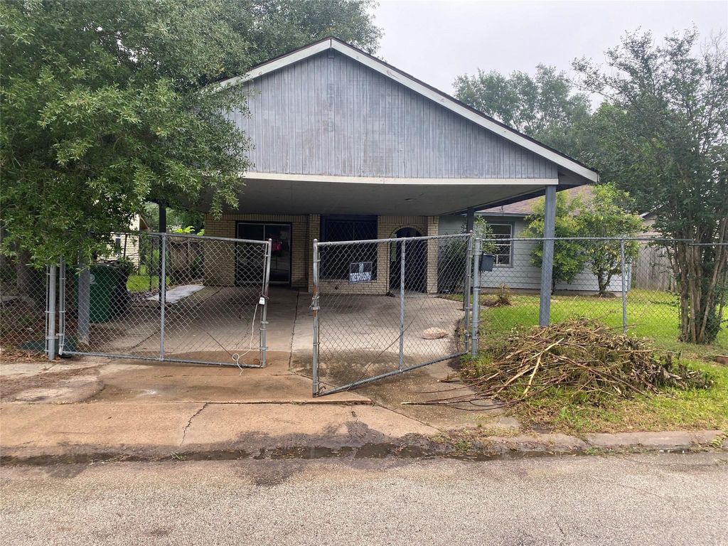 5719 Beldart Street, Houston, TX 77033