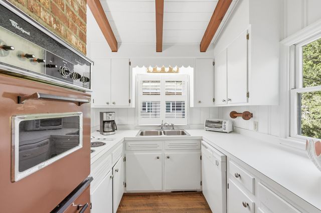 91 Parker Dr., Pawleys Island, SC 29585