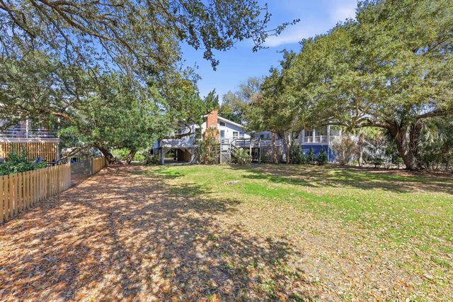 91 Parker Dr., Pawleys Island, SC 29585