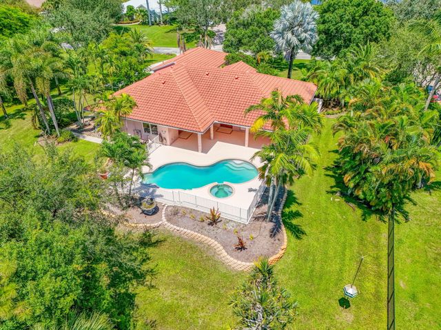 4881 SW Lake Grove Circle, Palm City, FL 34990