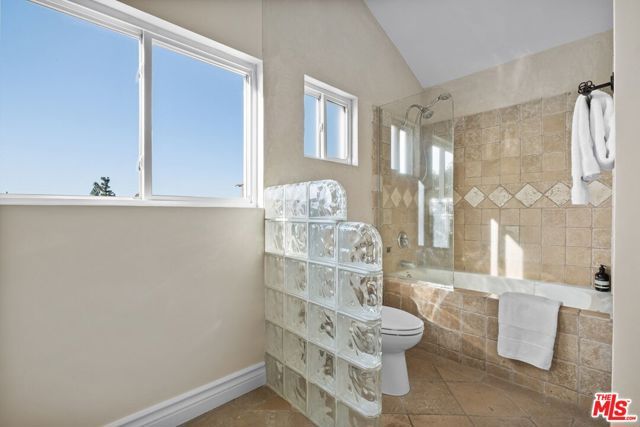 4927 Alatar Drive, Woodland Hills (los Angeles), CA 91364