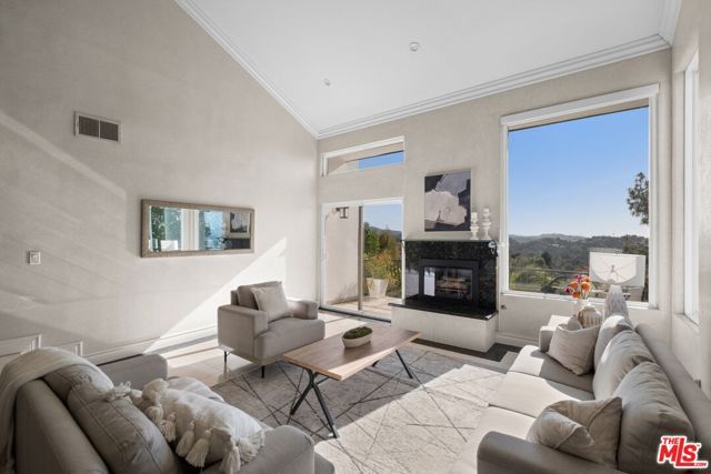 4927 Alatar Drive, Woodland Hills (los Angeles), CA 91364
