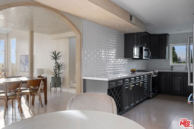 4927 Alatar Drive, Woodland Hills (los Angeles), CA 91364