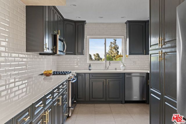 4927 Alatar Drive, Woodland Hills (los Angeles), CA 91364