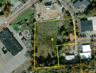 8 Phelps Dr, Foxboro, MA 02035
