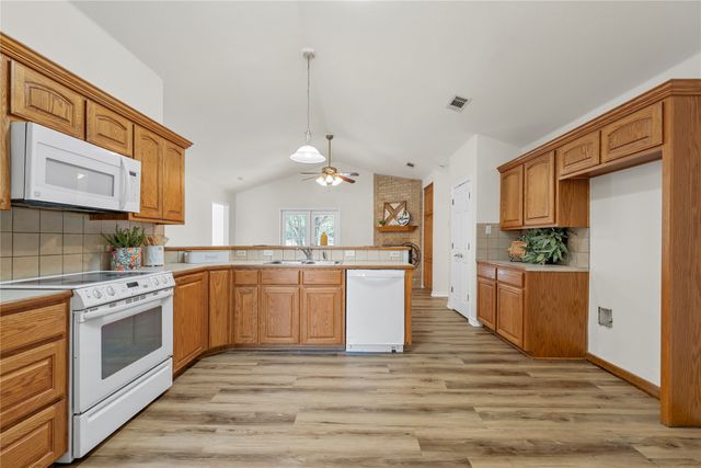 1392 Spanish Oak Trail, Whitney, TX 76692