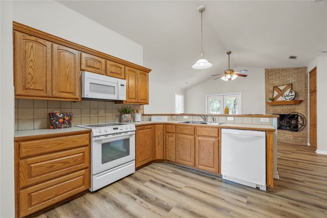 1392 Spanish Oak Trail, Whitney, TX 76692