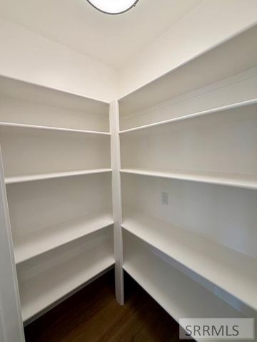 360 Meadow Walk Dr, Shelley, ID 83274