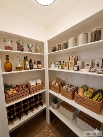 360 Meadow Walk Dr, Shelley, ID 83274