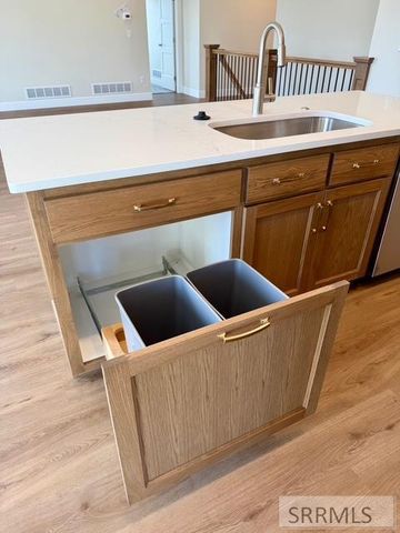 360 Meadow Walk Dr, Shelley, ID 83274