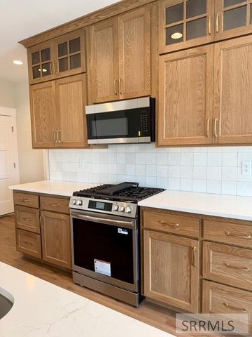 360 Meadow Walk Dr, Shelley, ID 83274