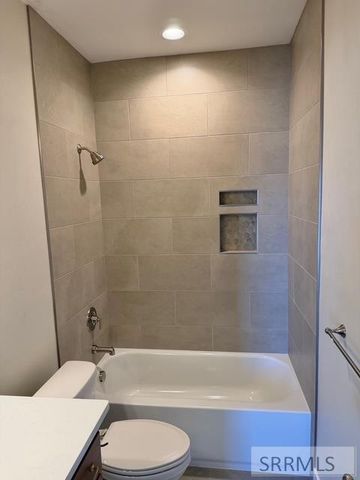 360 Meadow Walk Dr, Shelley, ID 83274