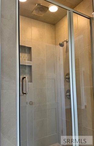 360 Meadow Walk Dr, Shelley, ID 83274