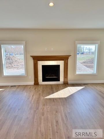 360 Meadow Walk Dr, Shelley, ID 83274