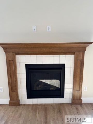 360 Meadow Walk Dr, Shelley, ID 83274