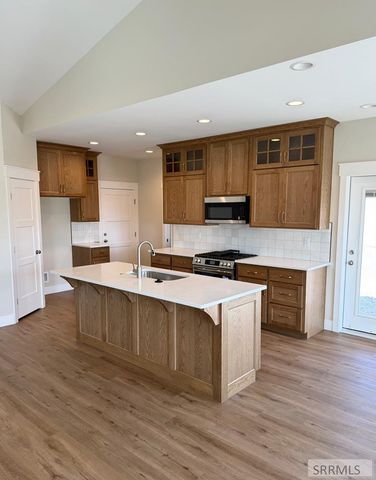 360 Meadow Walk Dr, Shelley, ID 83274