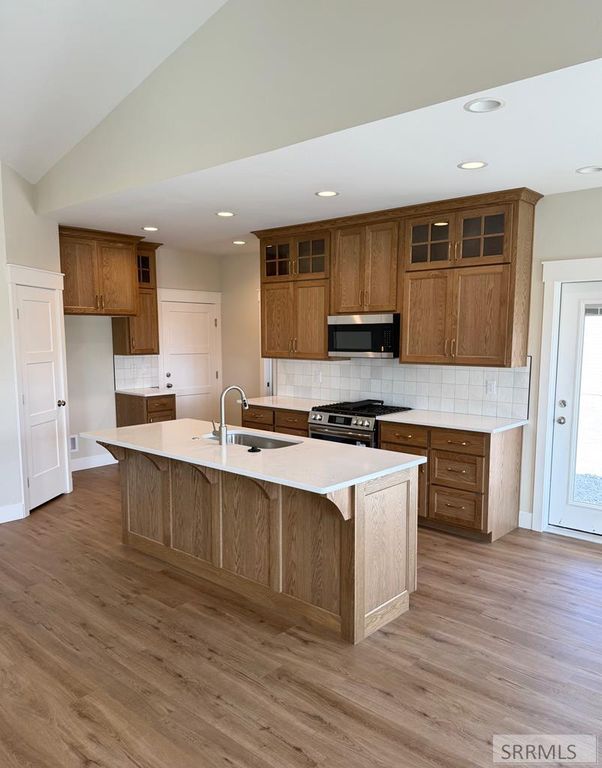 Image 8 of property listing at 360 Meadow Walk Dr, Shelley, ID 83274