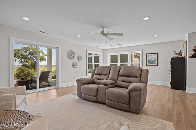 10530 Coast Guard Road, Emerald Isle, NC 28594