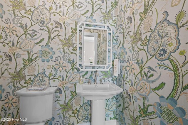 10530 Coast Guard Road, Emerald Isle, NC 28594