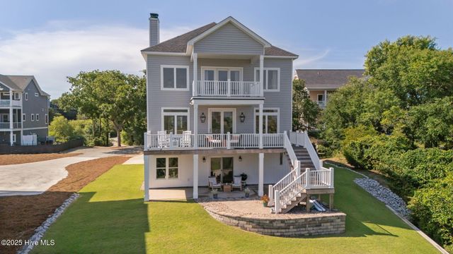 10530 Coast Guard Road, Emerald Isle, NC 28594