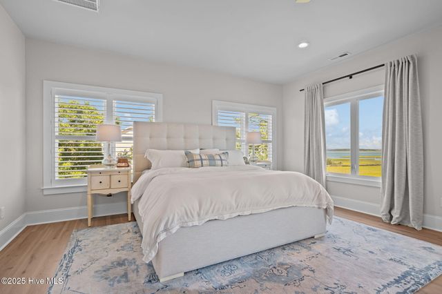 10530 Coast Guard Road, Emerald Isle, NC 28594