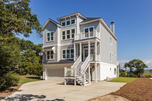 10530 Coast Guard Road, Emerald Isle, NC 28594