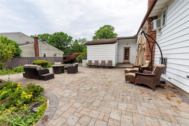 95 Haven Avenue, Ronkonkoma, NY 11779