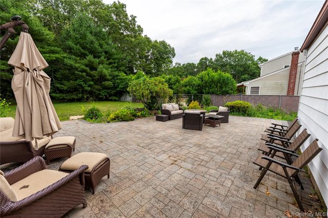 95 Haven Avenue, Ronkonkoma, NY 11779