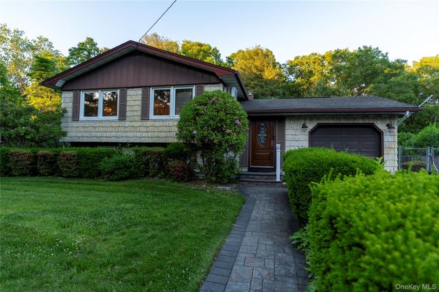 95 Haven Avenue, Ronkonkoma, NY 11779