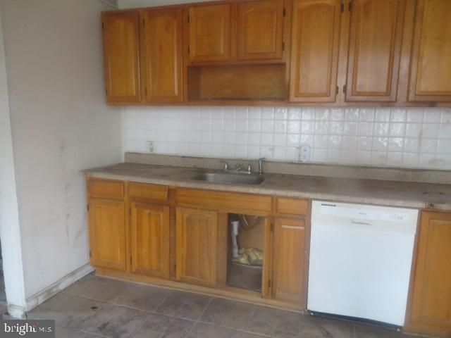 3331 N 16TH ST, Philadelphia, PA 19140