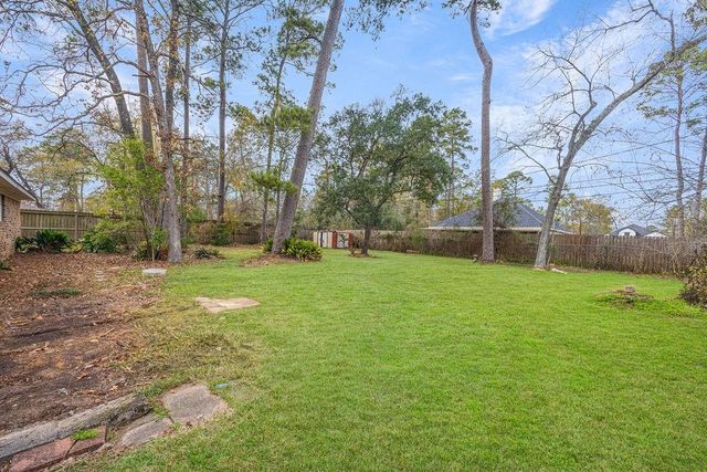 2114 Eagle Point Road, Crosby, TX 77532