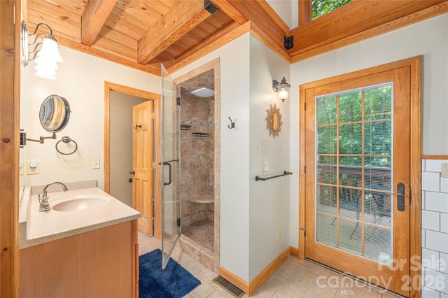 116 Ivy Road, Mills River, NC 28759