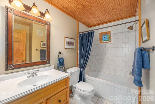 116 Ivy Road, Mills River, NC 28759