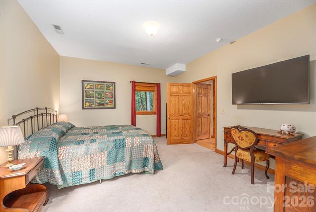 116 Ivy Road, Mills River, NC 28759