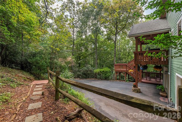 116 Ivy Road, Mills River, NC 28759