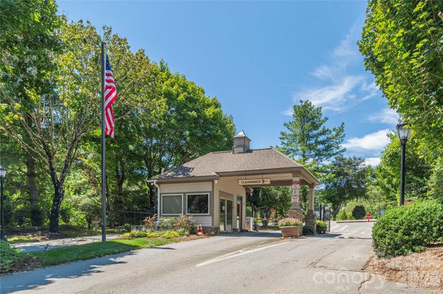 116 Ivy Road, Mills River, NC 28759